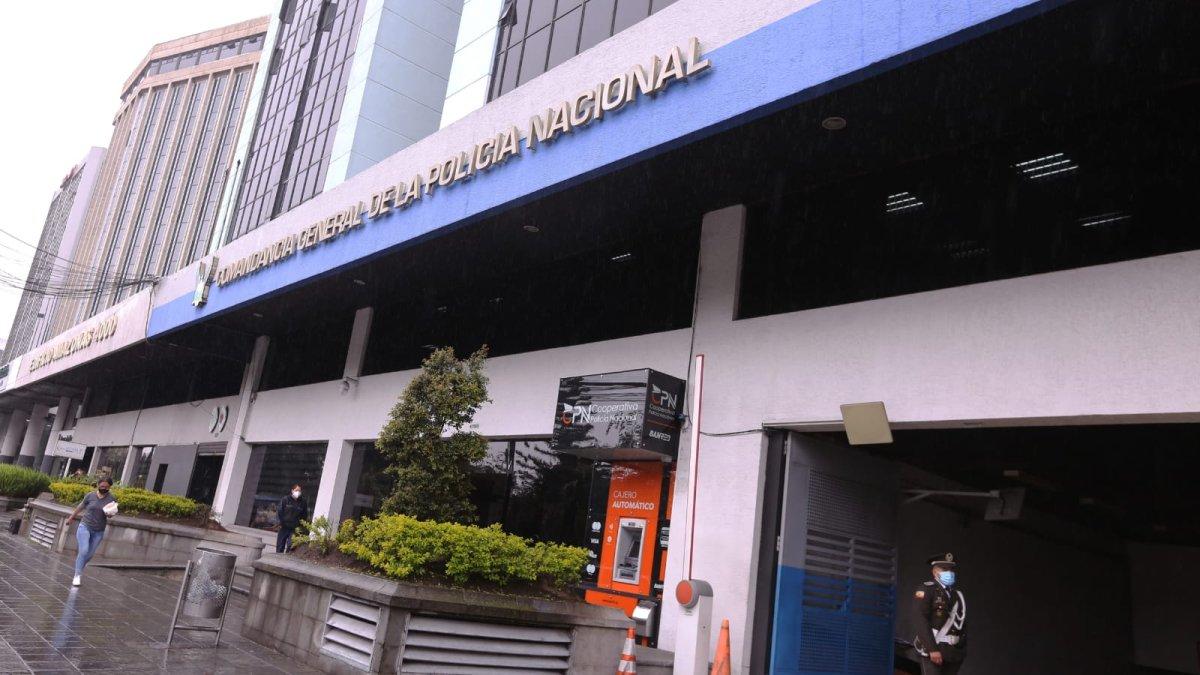 Funciones. La mañana de este lunes 13 de diciembre, Víctor Araus se presentó nuevamente en la Comandancia de la Policía.