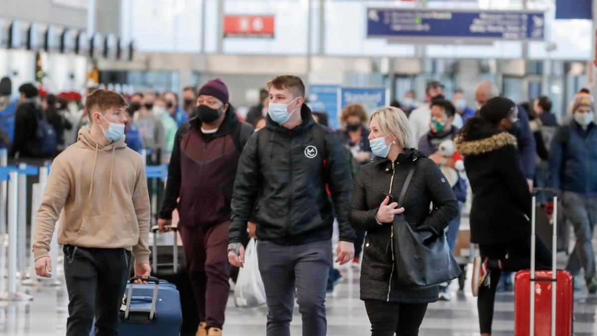 Pasajeros en el Aeropuerto Internacional O'Hare en Chicago, Illinois, EE.UU., en una fotografía de archivo.