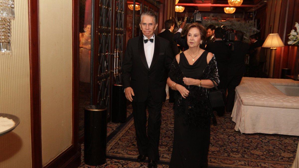 Alfonso Espinosa con su esposa.