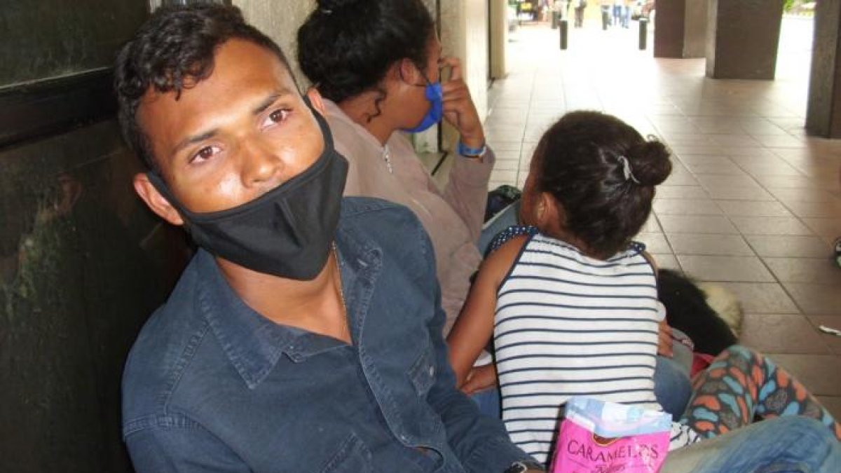 Una de cientos de familias de venezolanos en Ecuador. En este país estiman que más venezolanos saldrán de su patria en 2022.