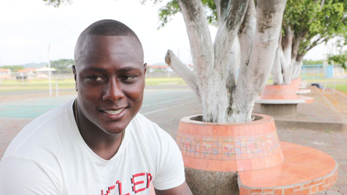 Joao Paredes fichó en 2021 por Barcelona y fue cedido a 9 de Octubre, donde disputó 10 compromisos.