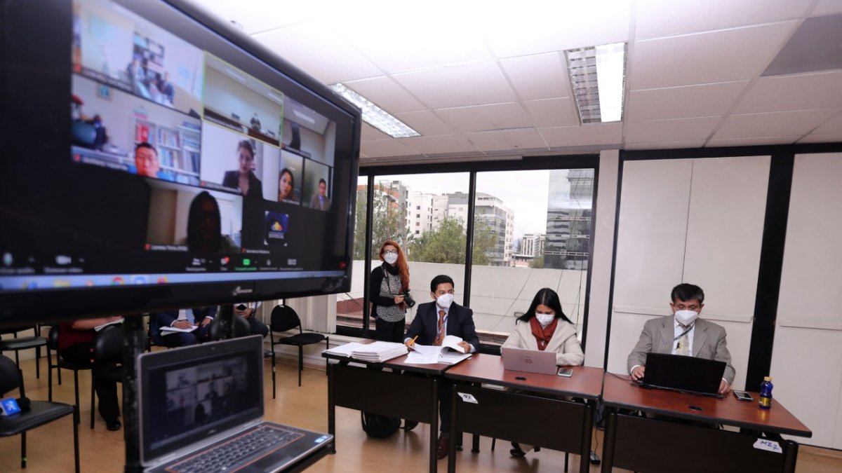 Diligencia. El fiscal general subrogante, Wilson Toainga, durante la audiencia convocada en el caso de los Dhruv.