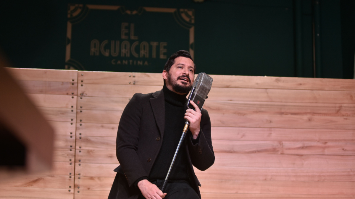 José Luis tiene 38 años.