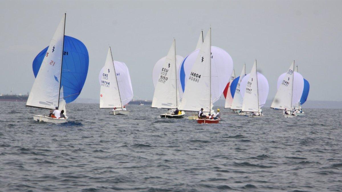 Las 24 embarcaciones de seis países compiten en la rada de Salinas desde el 15 de diciembre el torneo que culmina hoy.
