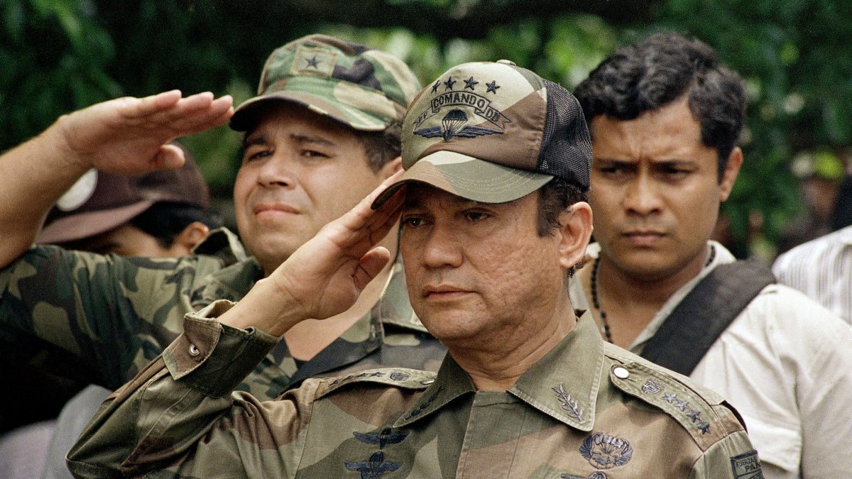 El general Noriega antes de la invasión norteamericana a su país, en 1989