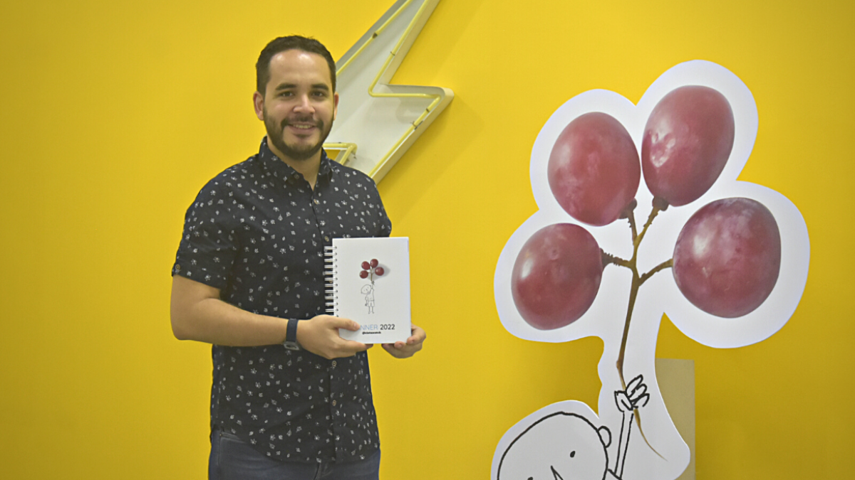 Javier decidió sacar su propia agenda y su propio candelario. Ambos contienen sus mejores trabajos.