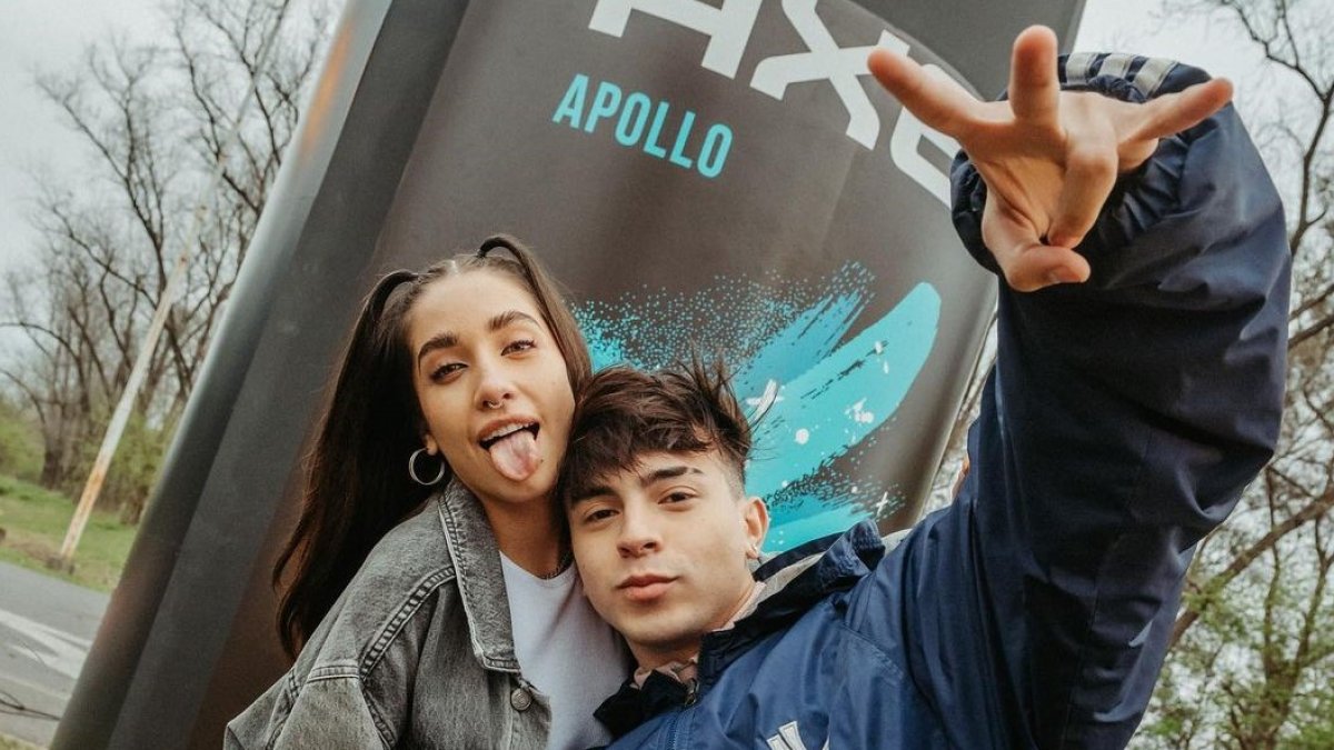 Ambos han pedido respeto a sus fans con la situación, asegurando que es un asunto que resolverán ellos.