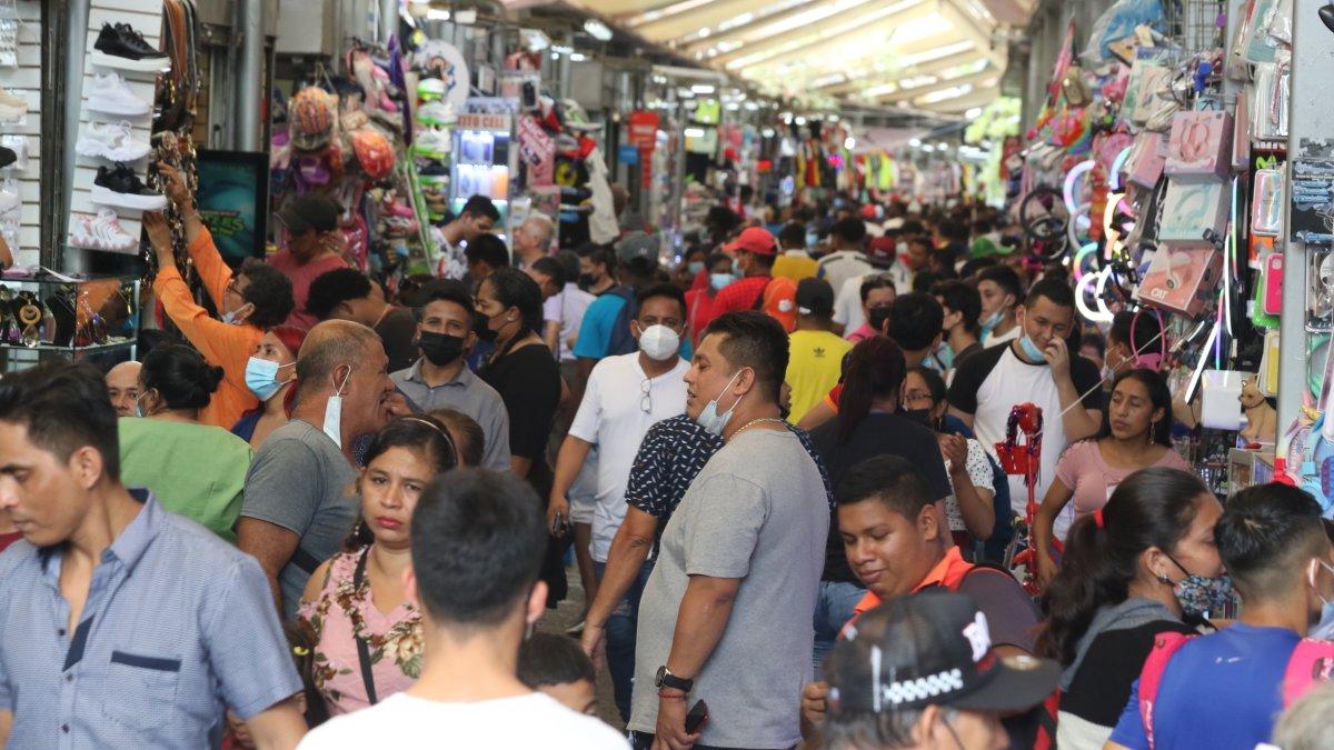 Las aglomeraciones y la falta o uso incorrecto de la mascarilla son aspectos que preocupan a los médicos y autoridades de Salud.
