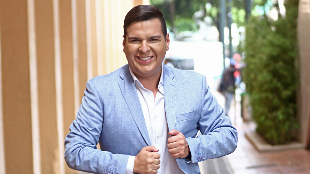 Miguel Cedeño para el lento de EXPRESIONES.