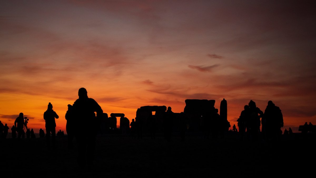 Celebración del solsticio de invierno en Stonehenge, Wiltshire, Gran Bretaña, hoy 22 de diciembre de 2021.