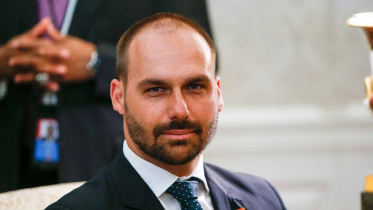 Críticas. El senador Eduardo Bolsonaro arremetió contra el presidente  electo de Chile