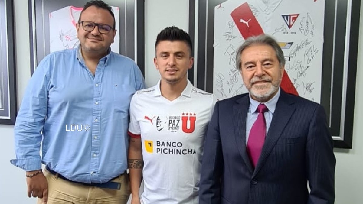 Andrés López (centro) fue presentado mediante las redes sociales del cuadro albo.