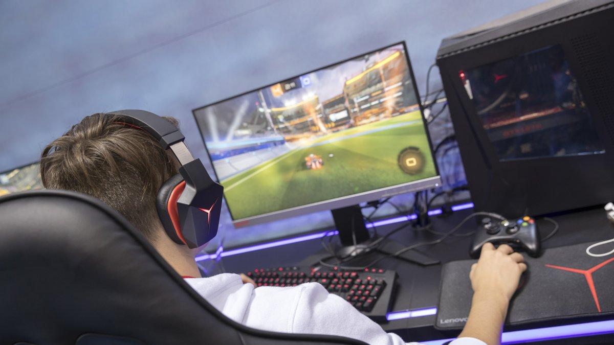 El tamaño de los monitores para el gaming debería estar entre las 27 y 32 pulgadas.