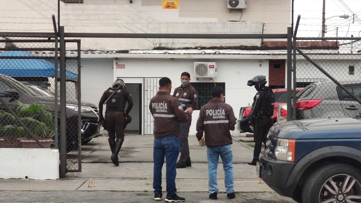 En el sitio donde ocurrió el violento acontecimiento se encontraron 23 indicios balísticos.