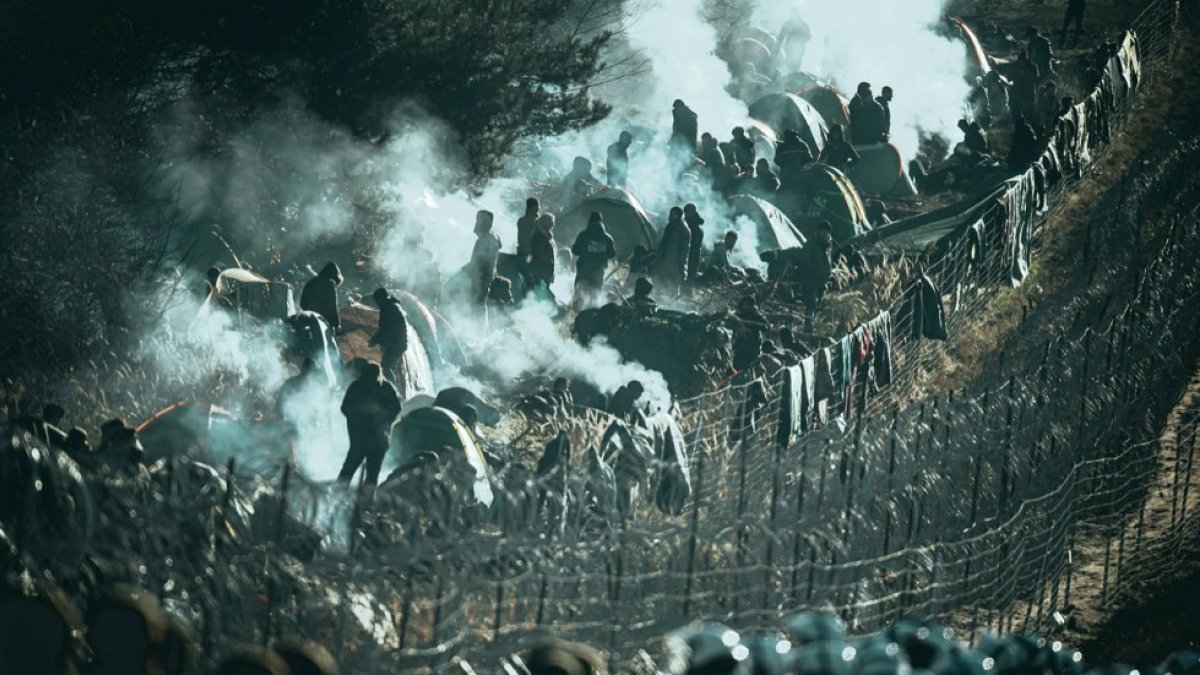 Frontera polaca. Es allí donde se concentra un número indeterminado y cambiante de personas, sobre todo kurdas, que las distintas fuentes cifran entre 2.000 y 5.000.