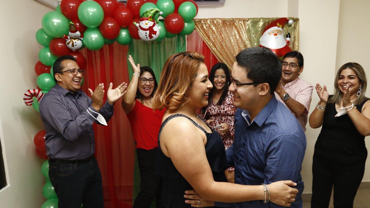 Una celebración de un grupo de doctores en la vía a Samborondón, en la primera semana de diciembre de este año.