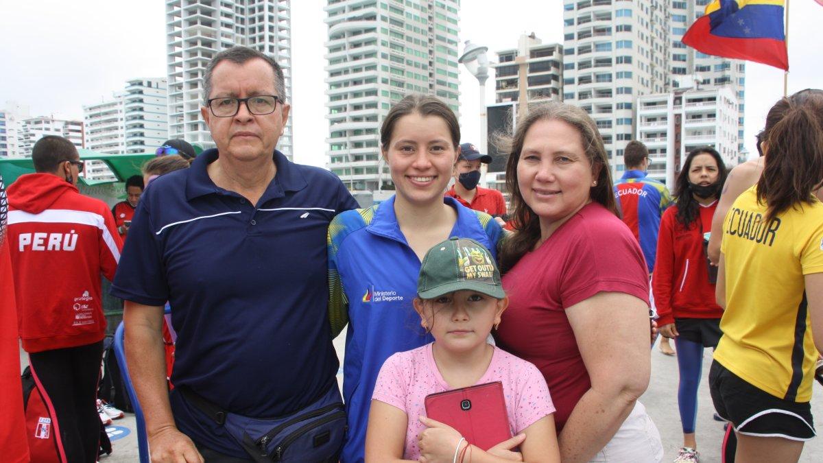 Ana Victoria Abad agradece a sus padres el apoyo que siempre ha recibido de ellos.