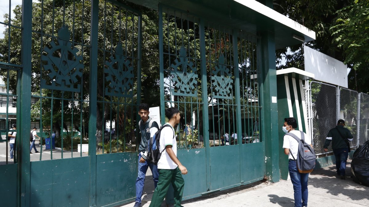 Tanto a la entrada como a la salida de los colegios, los alumnos han sido víctimas de delincuentes que se apuestan en los alrededores de las instituciones educativas.