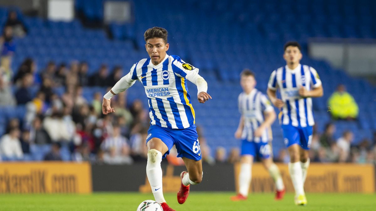 Jeremy Sarmiento milita actualmente en el Brighton de Inglaterra.