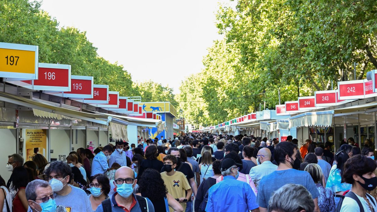 La Feria del Libro de Madrid registró menos visitantes, pero un imporante número de ventas.