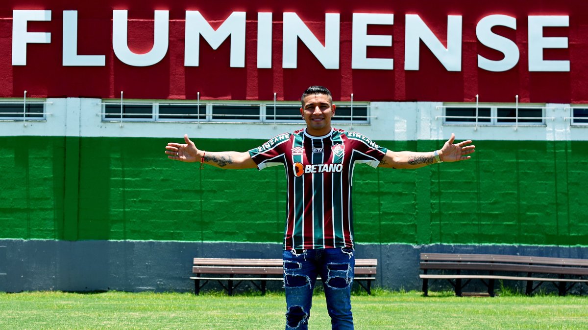 Mario Pineida dejó Barcelona para incorporarse al Fluminense, donde busca ganarse la titularidad.