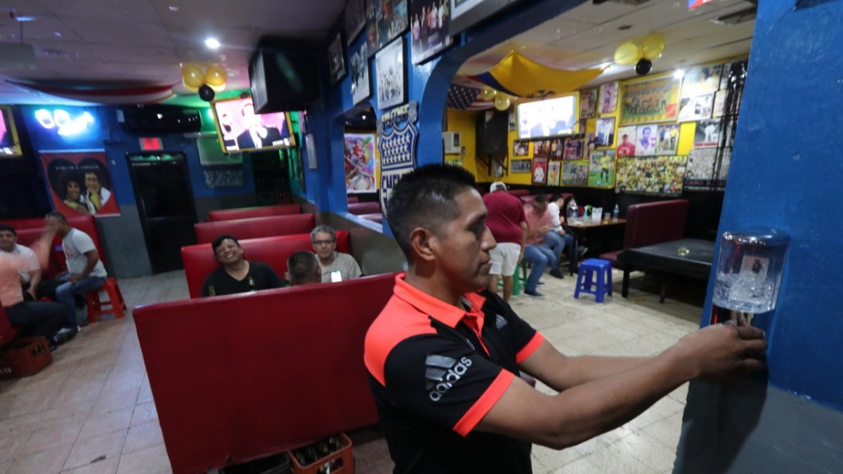 La suspensión de actividades como bares y discotecas será hasta el 16 de enero de 2022