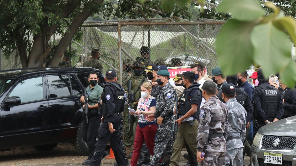 Autoridades visitaron La Penitenciaría del Litoral como parte del proceso de 