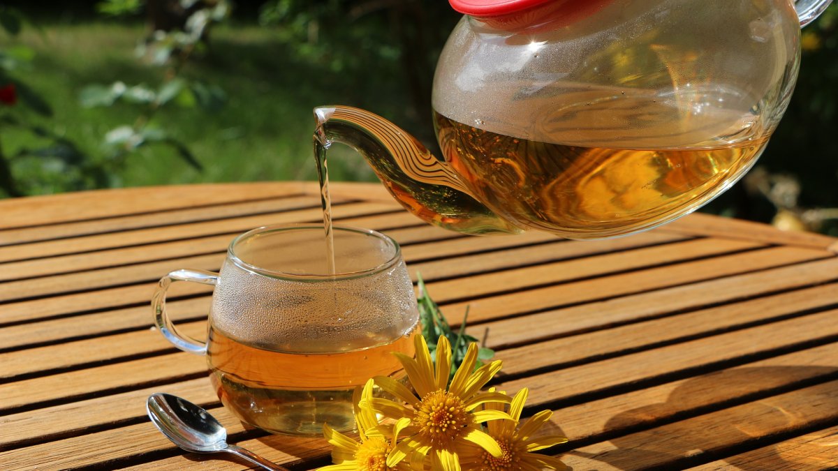 Tomar el té caliente es lo ideal