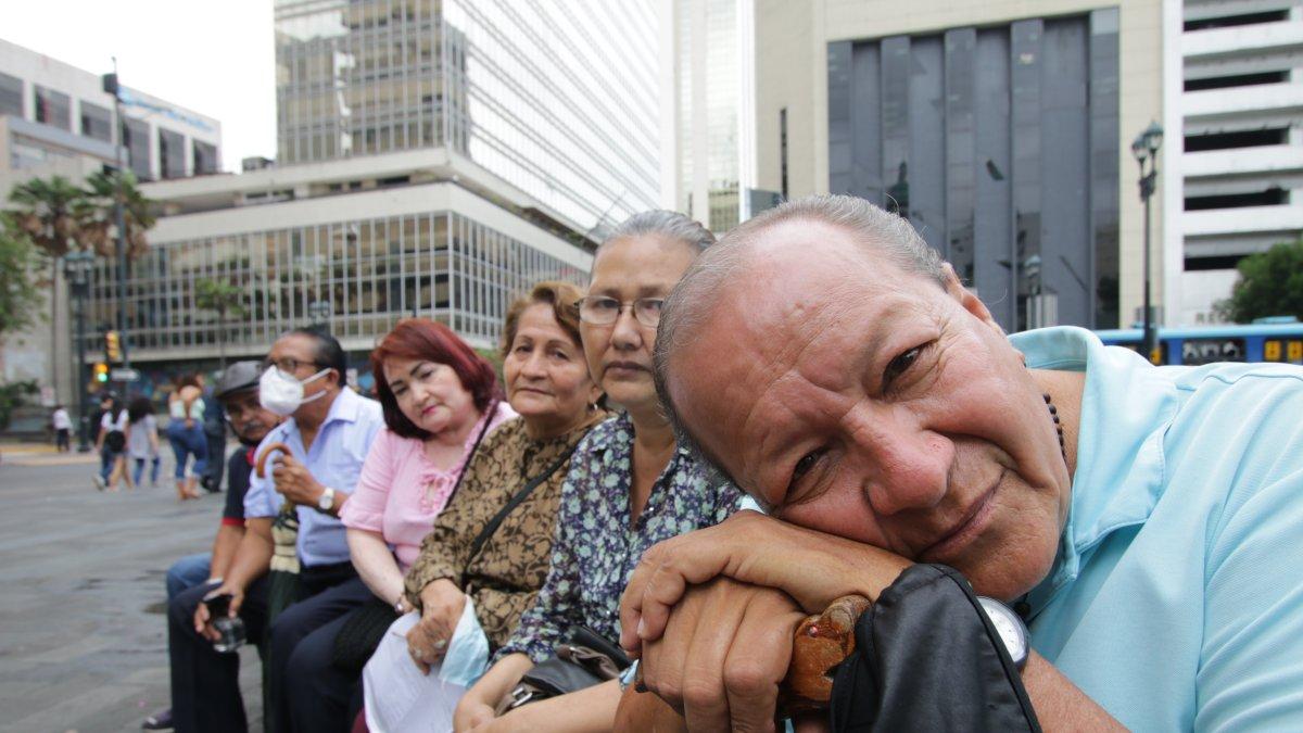 Los profesores jubilados están tristes y cansados de seguir en una lucha que lleva varios años, en busca del pago de la compensación jubilar.