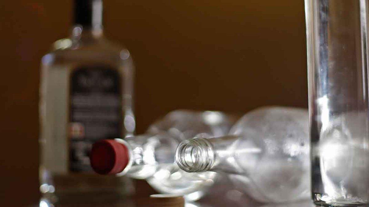 Licores adulterados y con etiquetas falsas se comercializan en el país, especialmente desde 2008, según las autoridades sanitarias.