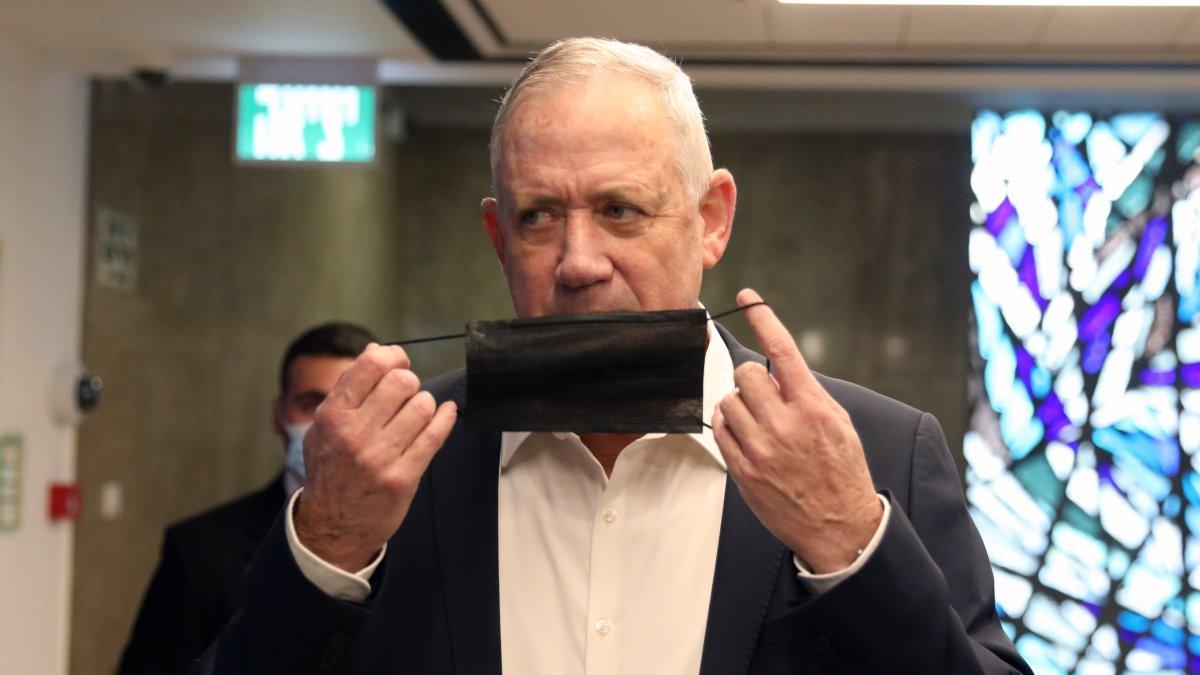 El ministro israelí de Defensa, Benny Gantz, se reúne por segunda vez con el presidente palestino, Mahmud Abás, y trataron algunos temas / ABIR SULTAN /EFE