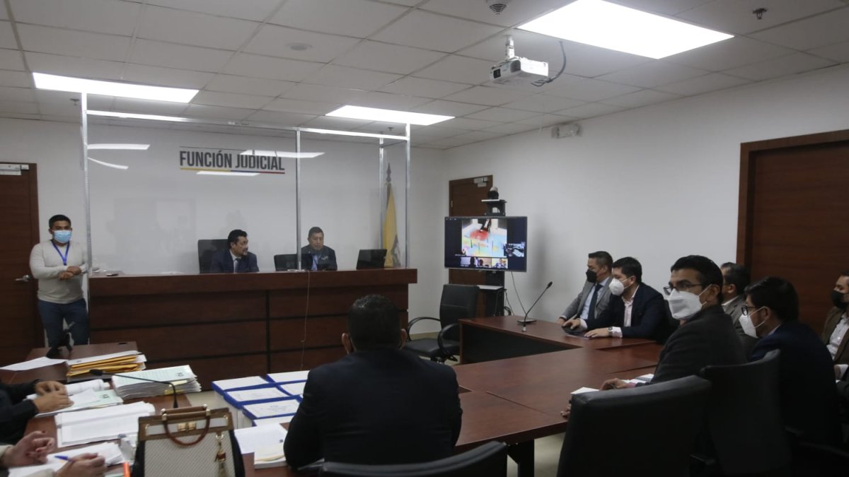 Diligencia. El juez Máximo Ortega instaló la diligencia en el cuarto piso del Complejo Judicial norte de Quito.