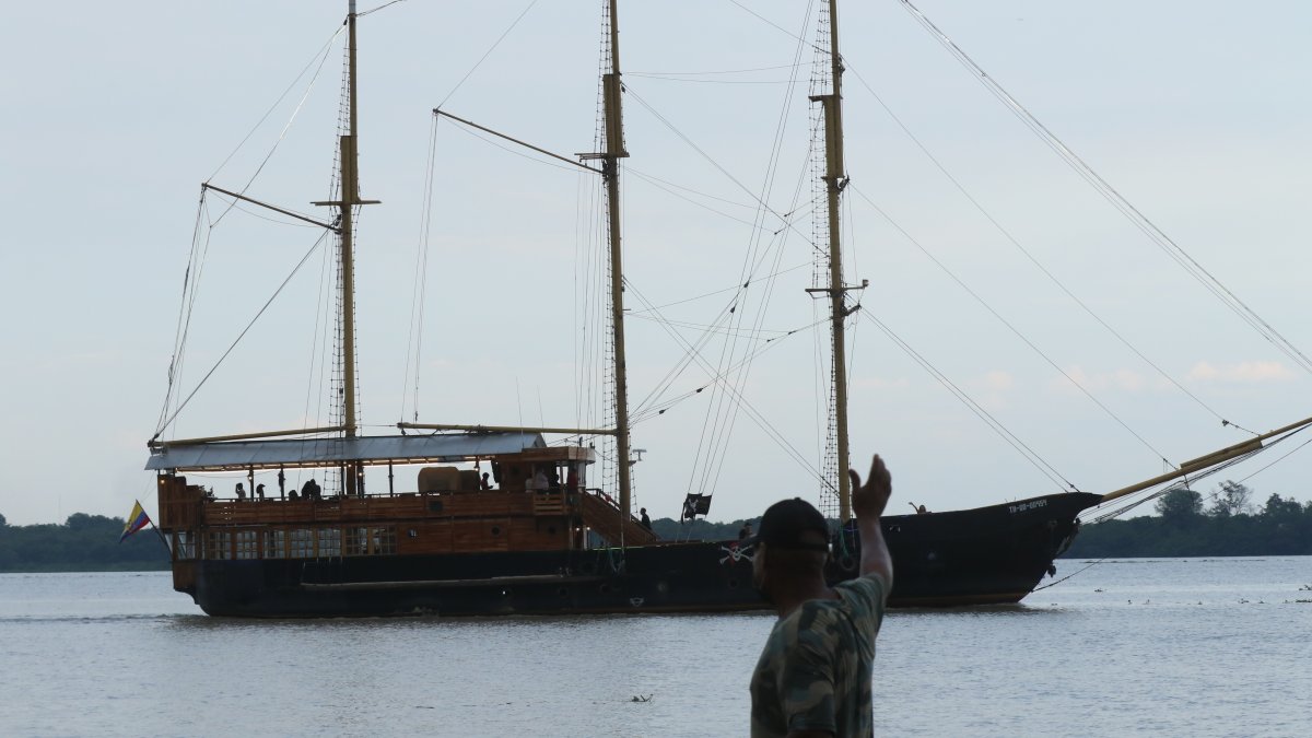 Navegación. El primer paseo que volvió a dar el Morgan fue de 30 minutos. Lo disfrutaron amigos, familiares y unos cuantos clientes que llegaron.