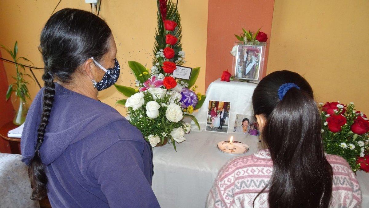 La familia de Naomy Muy, de 28 años, de Gualaceo, llora su muerte ocurrida en agosto de 2021 / Jaime Marín