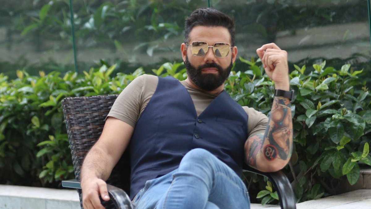 Ronald Farina, presentador.