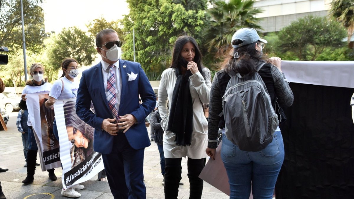 Acción. Familiares y amigos de la modelo manabita piden justicia en el caso de su muerte.