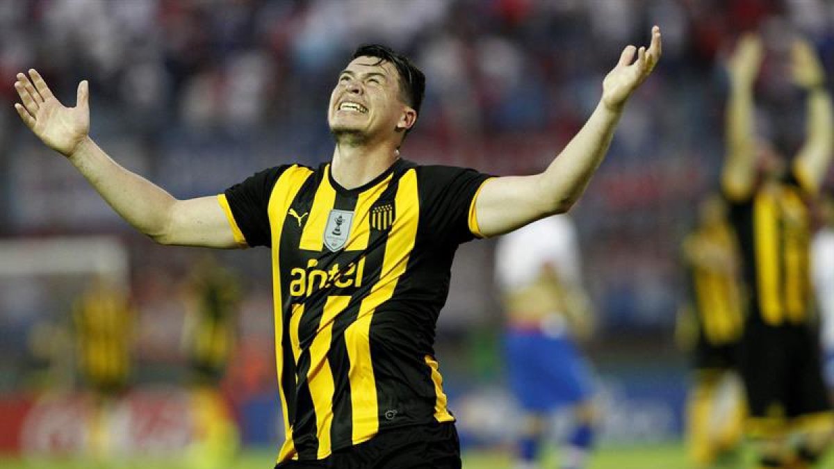 Carlos 'Paco' Rodríguez, cuyo pase pertenece a Liga de Quito y brilló en Peñarol, llegaría a Barcelona.