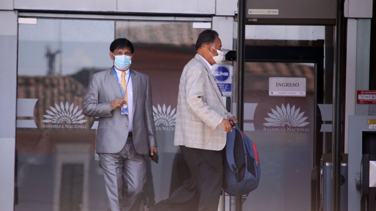 Medidas. El ingreso ayer a la Asamblea fue restringido ante el incremento de casos de la variante ómicron.