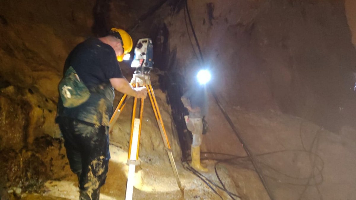 Minas. Los técnicos ingresaron con equipos topográficos al subsuelo de Zaruma.