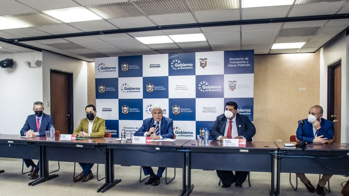 El Ministerio de Transporte y Obras Públicas brindó una rueda de prensa este martes.