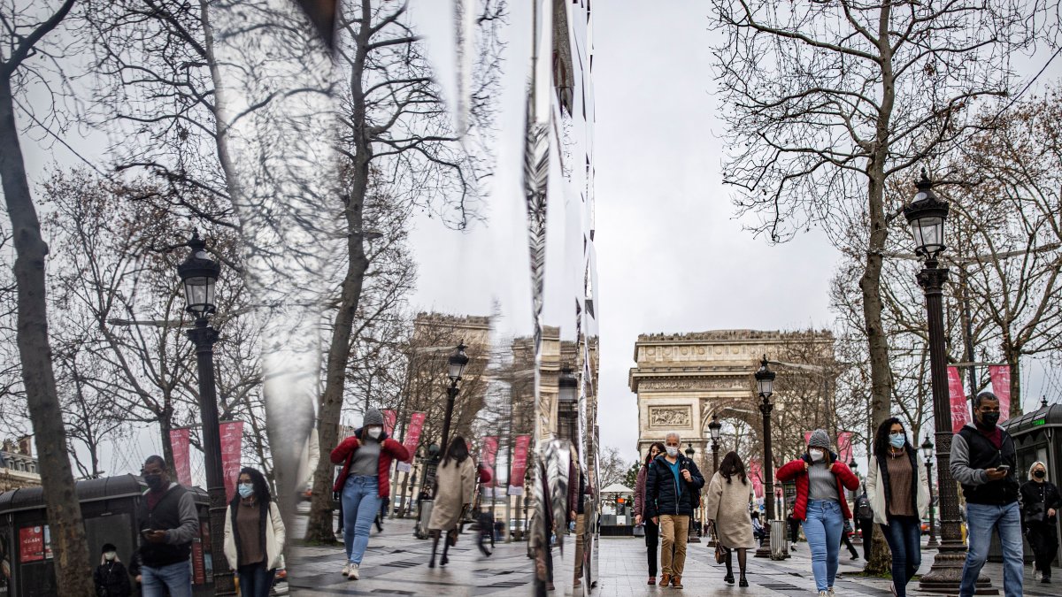 Francia alcanza un nuevo récord de contagios de covid con 271.686 en un día