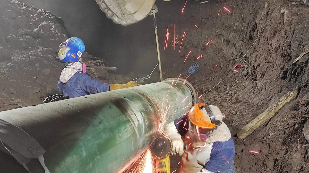 Trabajadores laboraron 24 horas para arreglar los ductos.