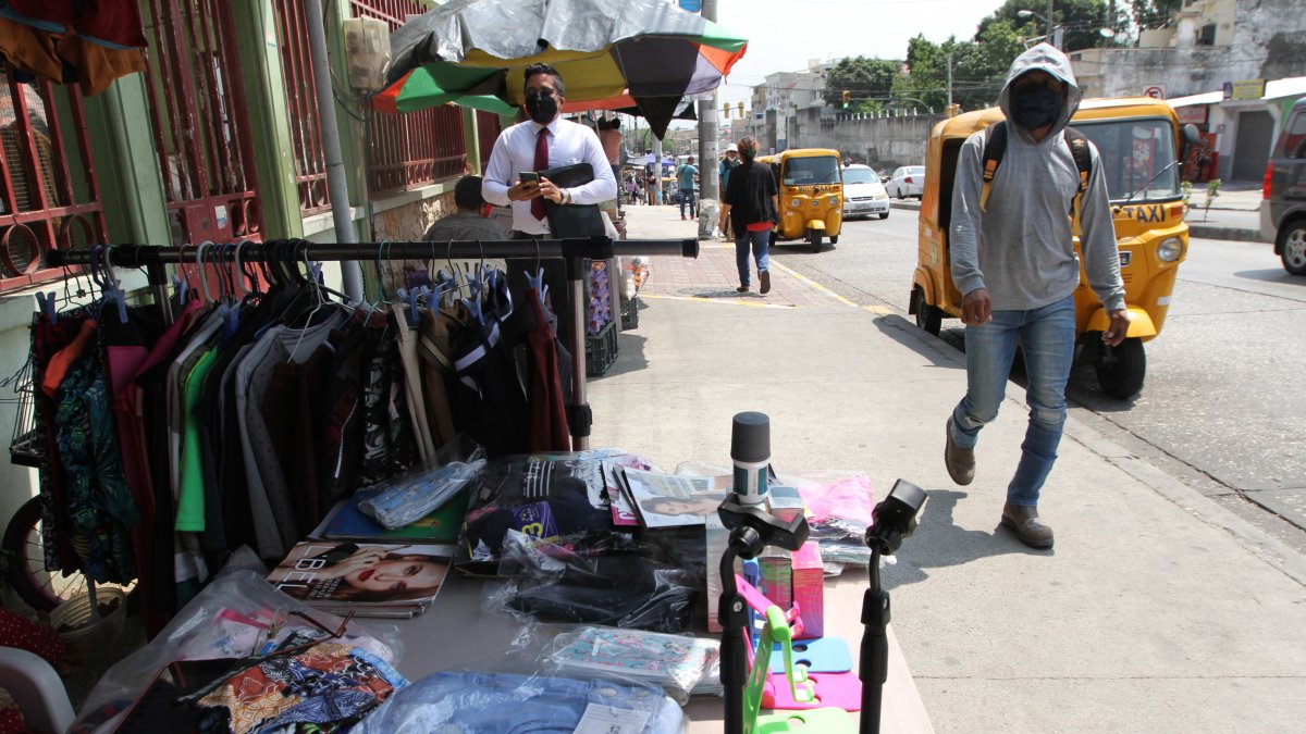 Mucho comercio en la zona de Los Rosales