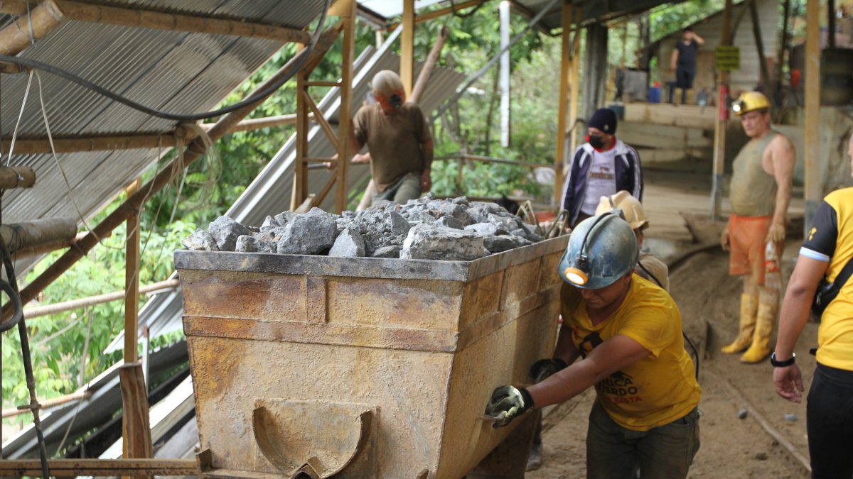 Actividad en una mina legal de Portovelo, cerca de Zaruma, ahora en crisis por la falta de control.