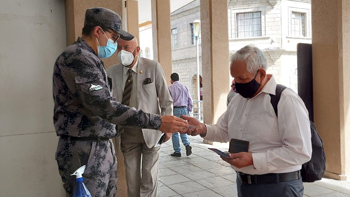 Requisito. Desde el 23 de diciembre de exige la presentación del carné de vacunación en lugares de atención al público.