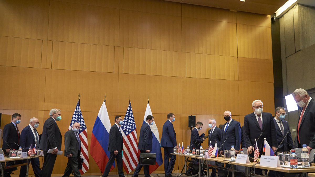 Se realiza la primera ronda de negociaciones de seguridad en Ginebra para analizar la situación de Ucrania