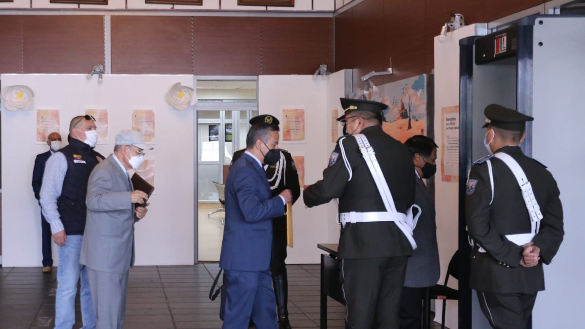 Wladimir Arostegui, abogado de Diego Vallejo, llega a la audiencia en la Corte Nacional de Justicia por recurso de revisión en el caso asociación ilícita en contra de su defendido.