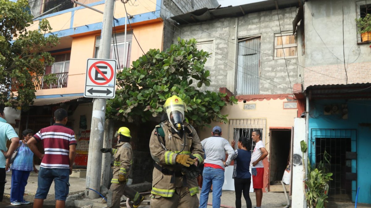 La emergencia se registró pasadas las 15:00 de este lunes. Al sitio acudieron unidades bomberiles.