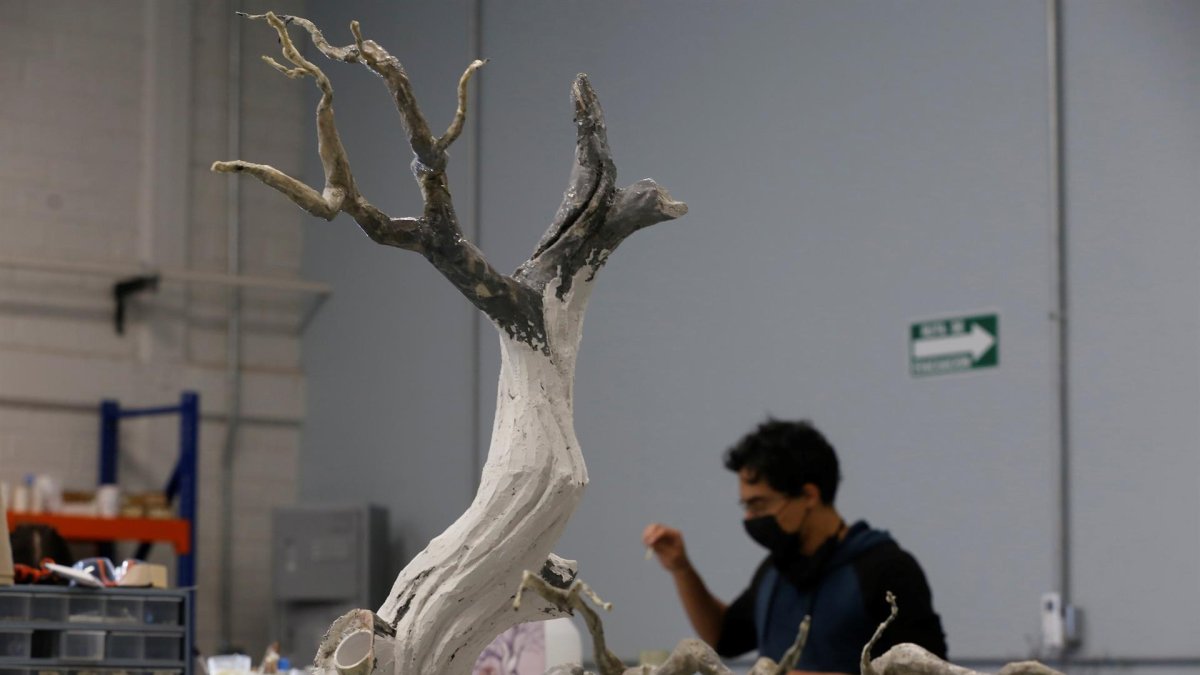 Fotografía de un espacio de trabajo en el Taller del Chucho, el 5 de enero de 2021, en Guadalajara, estado de Jalisco (México).