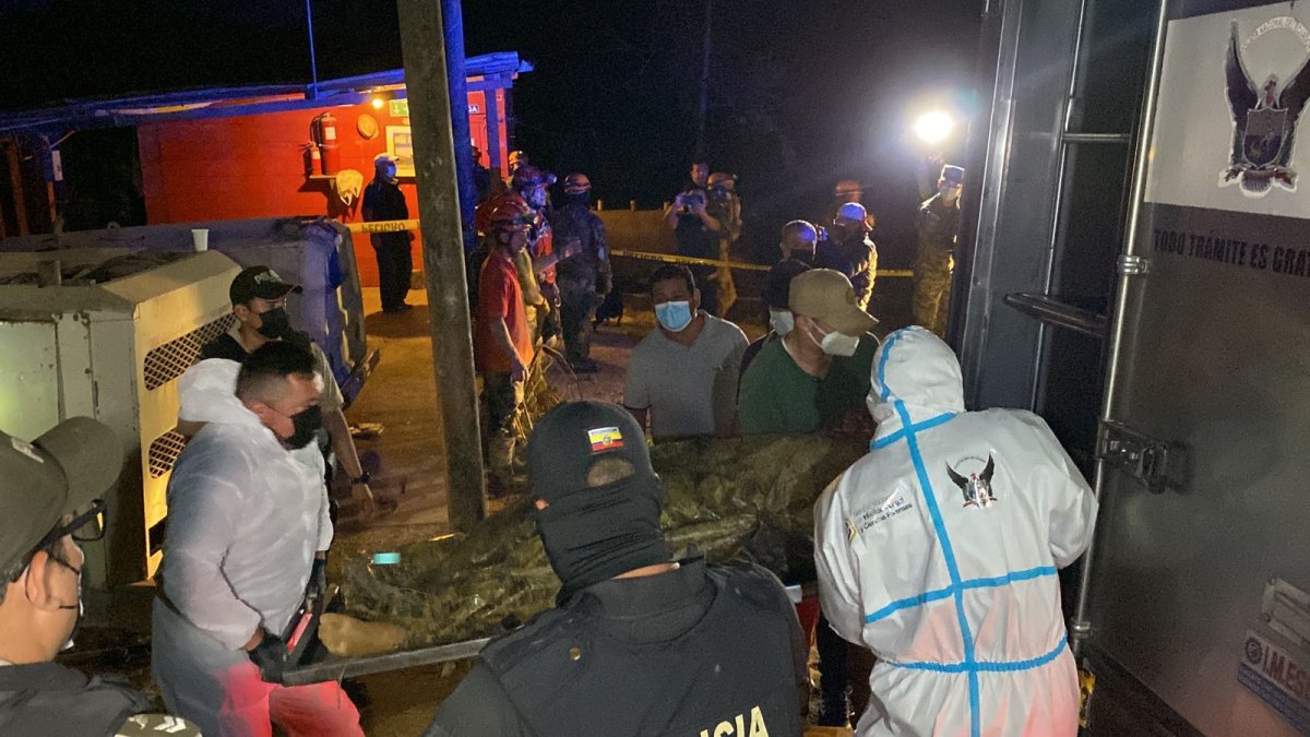 Rescate. La actividad ilícita en el cantón no para pese al estado de emergencia.